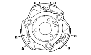 Checking the clutch shoes 