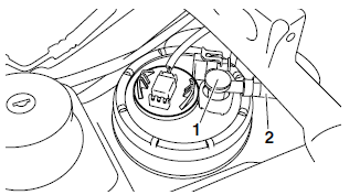 Checking the fuel pressure 