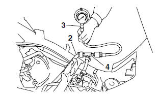 Checking the fuel pressure 